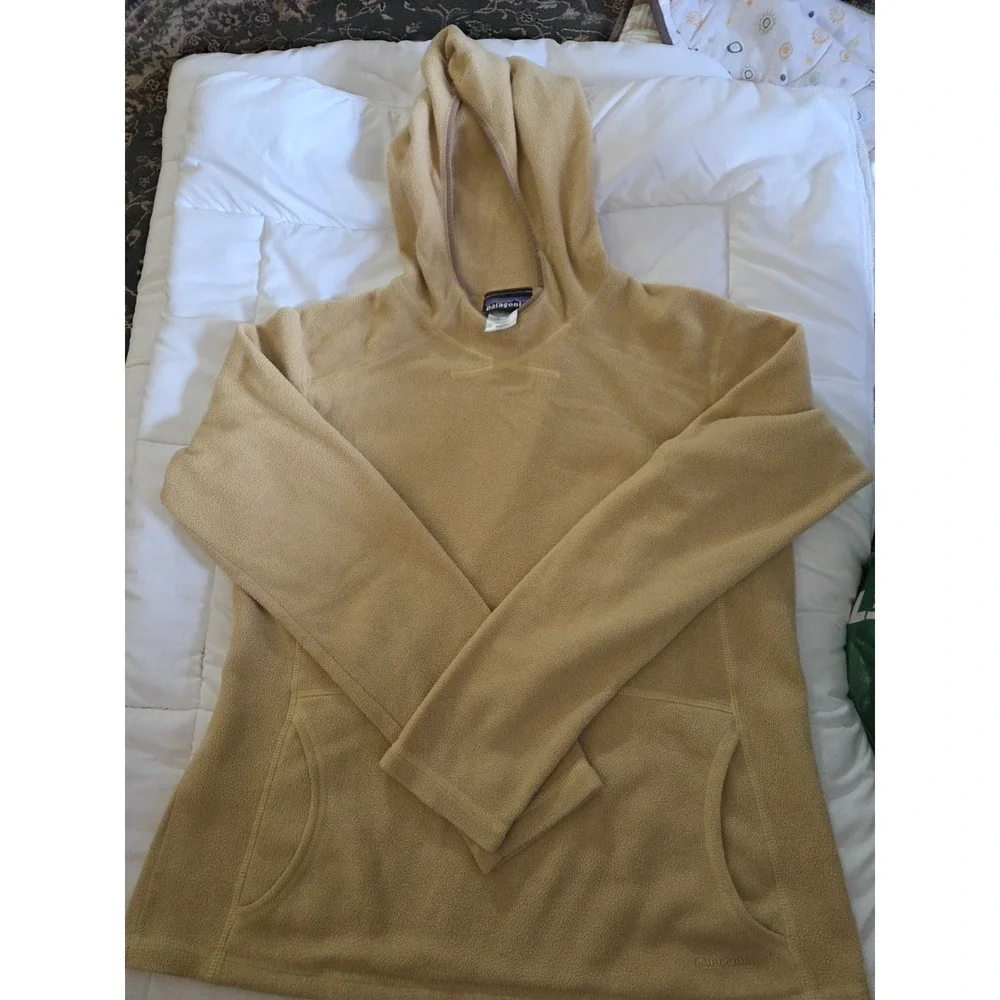 Patagonia Woman's Fleece Pullover Hoodie Camel Sz S Winter - Picture 1 of 4